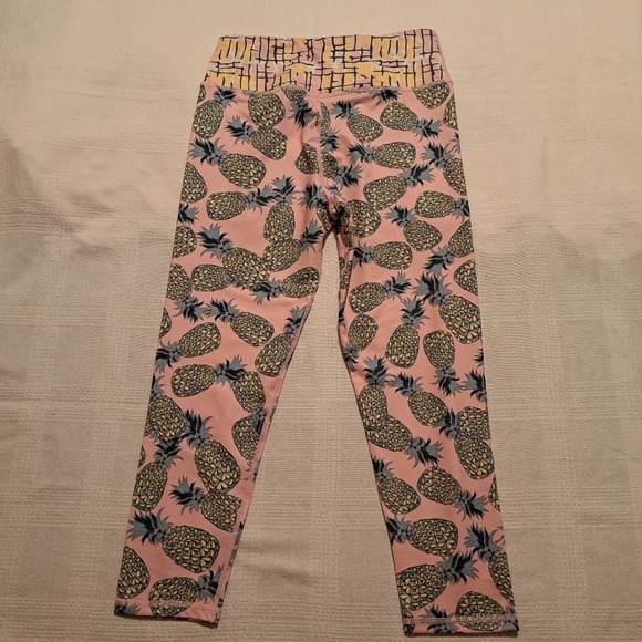 Limeapple girls size 14 pineapple designed cropped leggings, EUC - Picture 2 of 5